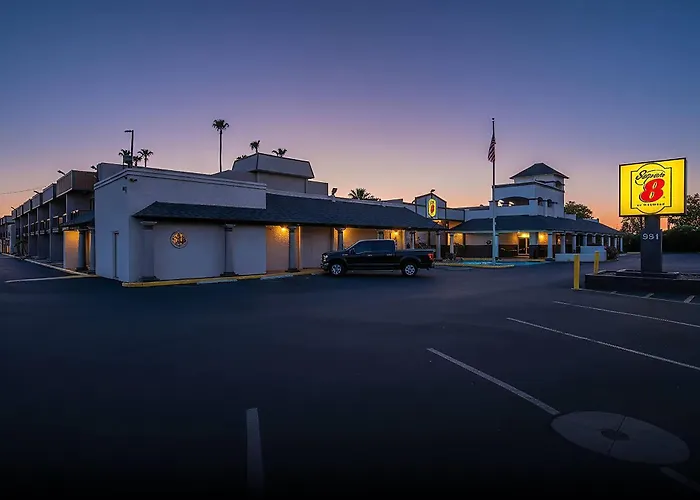 Super 8 By Wyndham Mesa Downtown Near Convention Center